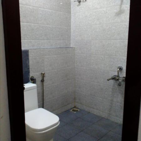 Indra Regency Hotel Thiruttani Exterior photo